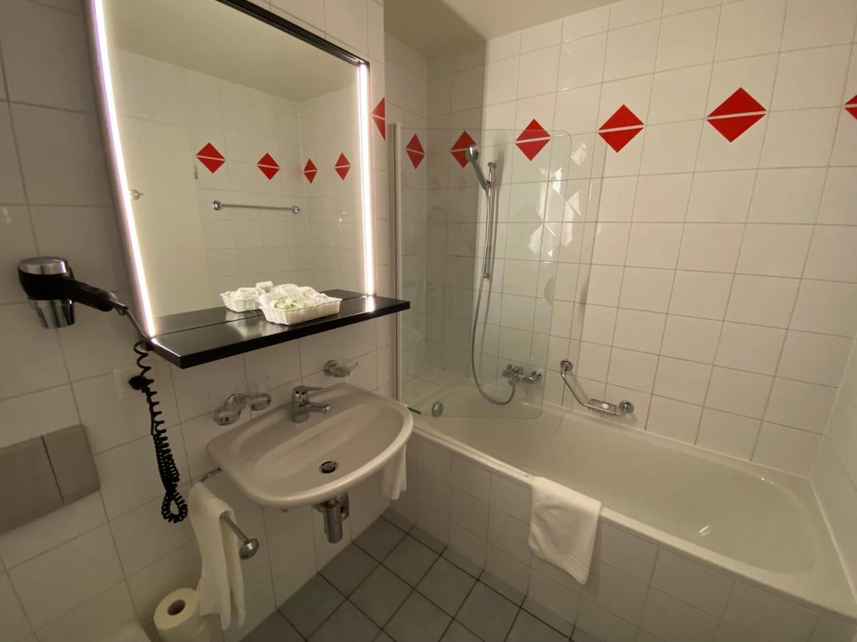 Studios Astra Hotel Веве Экстерьер фото