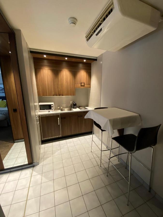 Studios Astra Hotel Веве Экстерьер фото